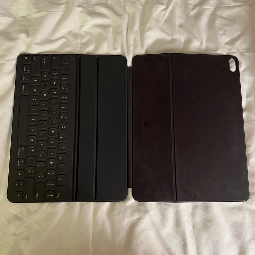 Apple Smart Keyboard Folio